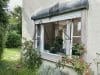 Dieses romantische Reiheneckhaus wird aus dem Dornröschenschlaf erweckt werden - Ein ruhiges Domizil - Wohnzimmerfenster