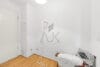 Barrierearme Wohnung für Menschen mit Beeinträchtigung - Zwei Zimmer Küche Bad und Tiefgarage, ruhig - Diele mit Aufbewahrungsplatz