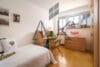 Schöne, gut vermietete Zweizimmerwohnung in Germering mit Tiefgarage und Remise - Schlafzimmer mit 3 Fenstern
