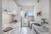 Sonniges Penthouse mit großer Dachterrasse und Potential in Trudering - Küche mit Küchenbalkon