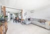 Urbaner Komfort trifft Wohlfühl-Oase – einzigartige Wohnung mit Einliegerbereich und Wellnessbad - Living Area Main Flat