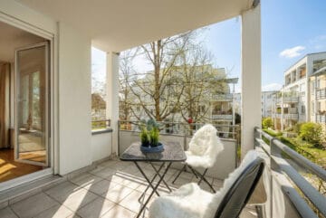 Wunderschöne, bezugsfreie 3 Zimmerwohnung mit 2 Bädern, Balkon,Tiefgarageneinzelbox, traumhaft ruhig, 80995 München / Feldmoching, Etagenwohnung